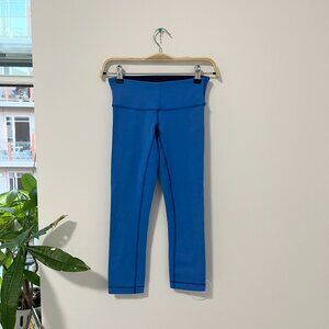 Lululemon Reversible Blue Wunder Under Capri Leggings Size 2